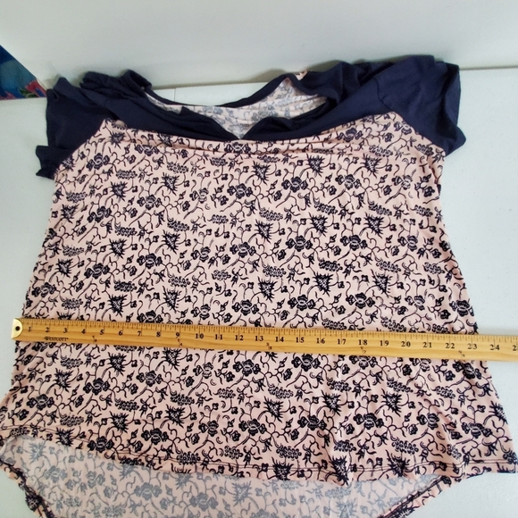 Lane Bryant Floral Swing Tee Size 10/12 Short Sleeve Hi-Low Hem Soft Stretch Top - Picture 7 of 10